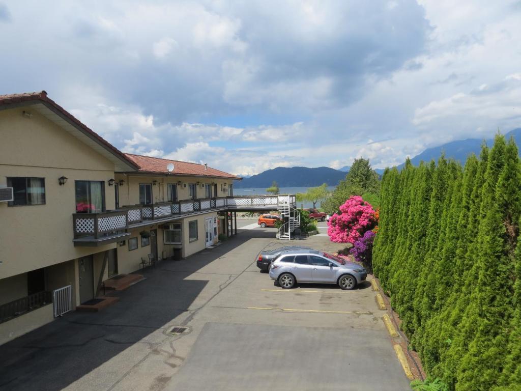 Harrison Village Motel Harrison Hot Springs Exterior photo