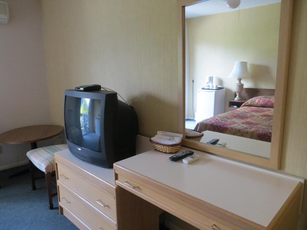 Harrison Village Motel Harrison Hot Springs Room photo