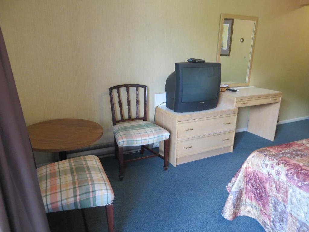 Harrison Village Motel Harrison Hot Springs Room photo